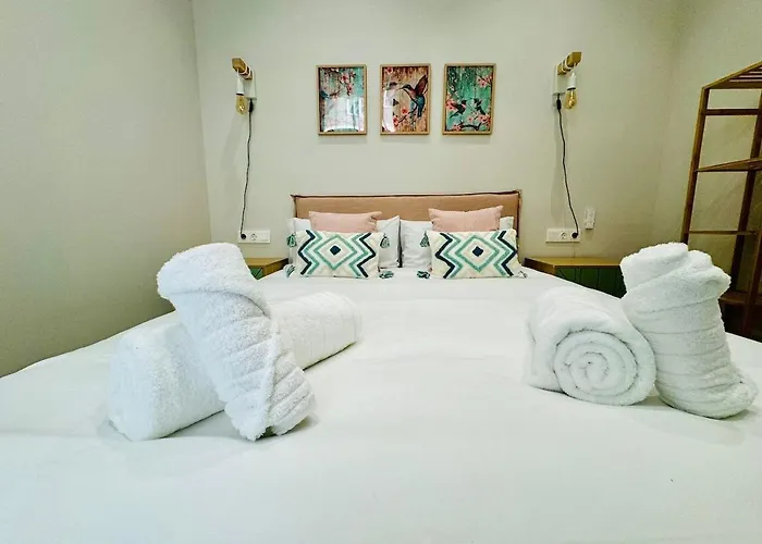 Bright & Stylish Flat Close To Center Apartment *