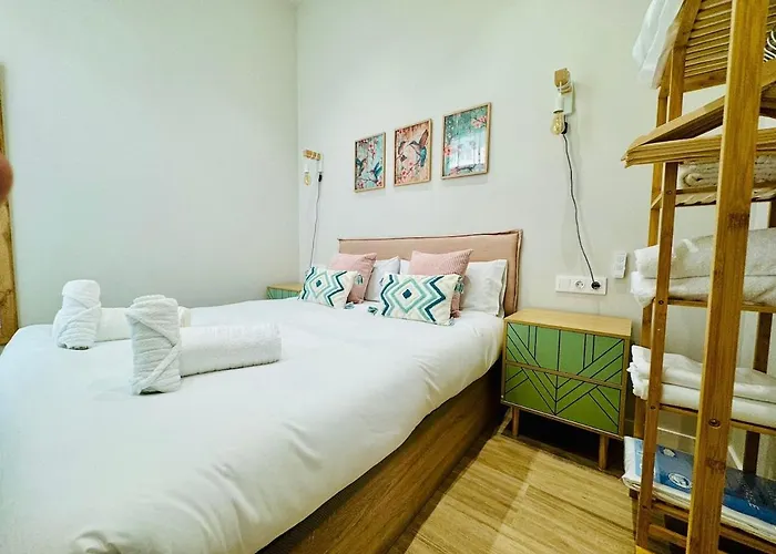 Bright & Stylish Flat Close To Center Apartment