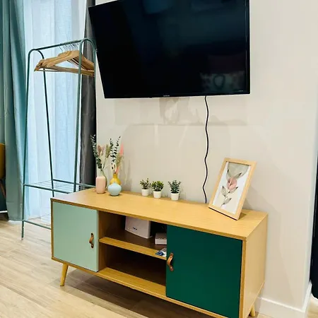 Appartement Bright & Stylish Flat Close To Center Valence
